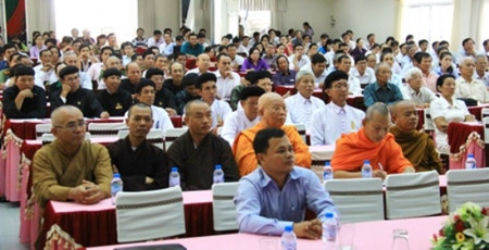 ឃោសនាអំពីប្រវត្តិសាស្ត្រតំបន់ដីណាមបូសំរាប់កម្មាភិបាល អ្នកមុខអ្នកការជំនឿសាសនានិងអ្នកមានកិត្យានុភាពក្